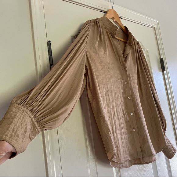 Banana Republic | Balloon Sleeve Button Down Blouse - Picture 6 of 7